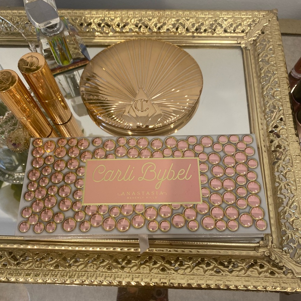 Anastasia Beverly Hills Carli Bybel Eyeshadow Palette